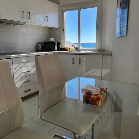 E22 Cabopino Apartment